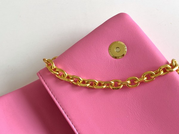  Handbag   Louis Vuitton  M80742   size  20 x 14 x 8  cm 