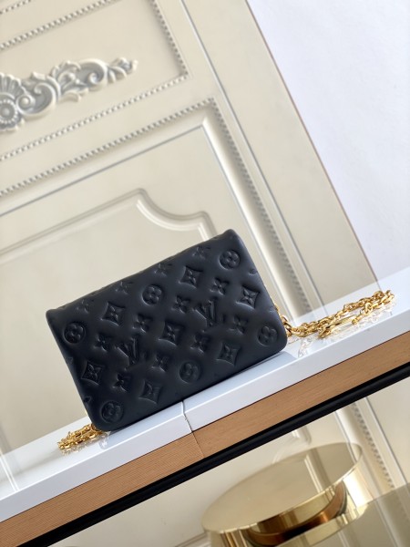 Handbag  Louis Vuitton  M80742  size  20 x 14 x 8  cm