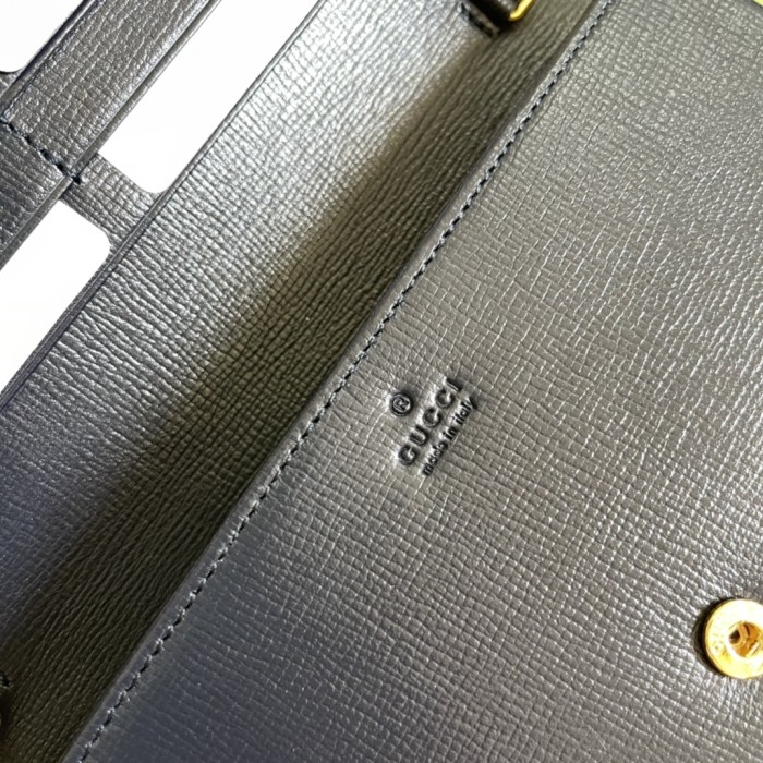 Handbag    Gucci   621892  size  19*10*4  cm