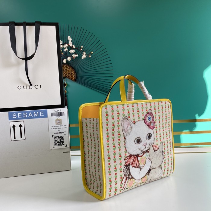  Handbag   Gucci   605614  size  28*26.5*9  cm