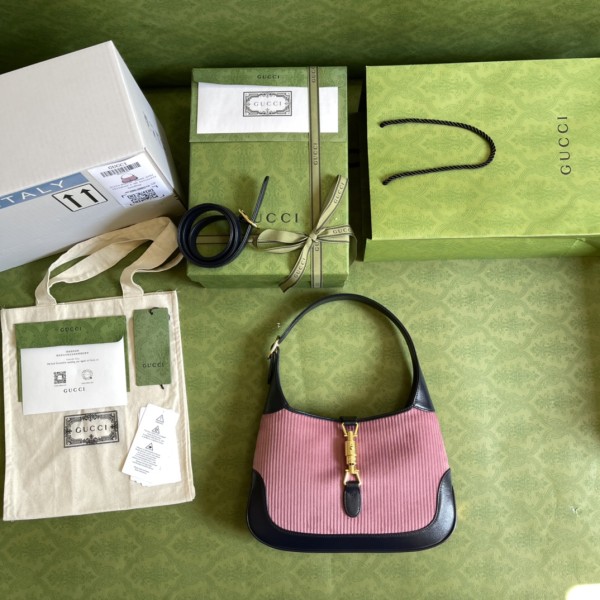  Handbag   Gucci  636706   size  28*19*4.5  cm