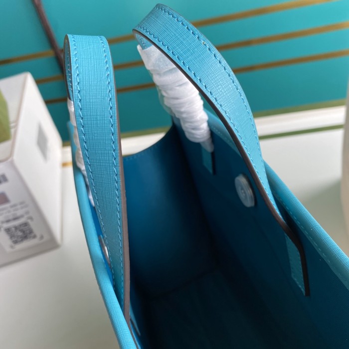 Handbag   Gucci    605614   size   28*25*11   cm