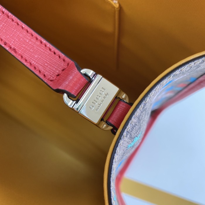 Handbag   Gucci   612992  size  28*25*11  cm 