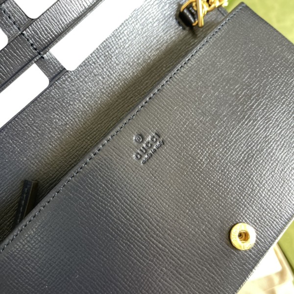 Handbag   Gucci  621892  size  19*10*4  cm