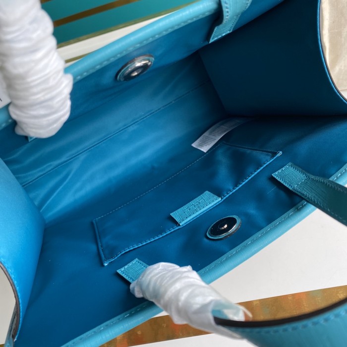 Handbag   Gucci    605614   size   28*25*11   cm