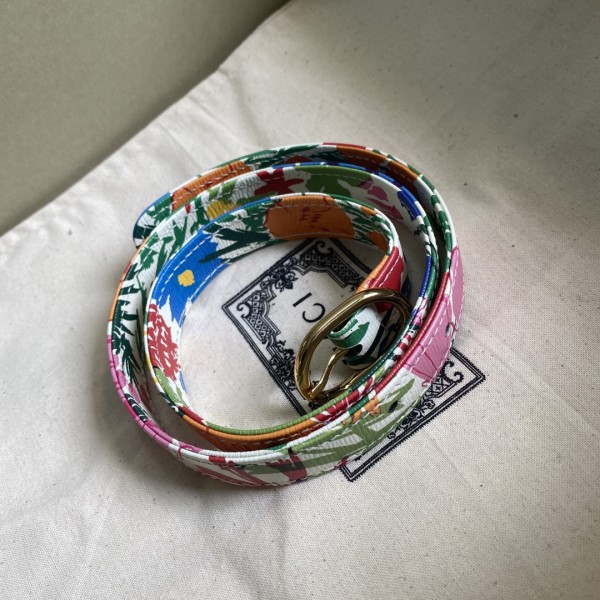  Handbag   Gucci  636709   size  28*19*4.5  cm 