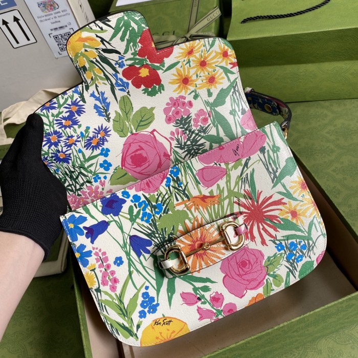  Handbag   Gucci  602204  size  25*18*8  cm 