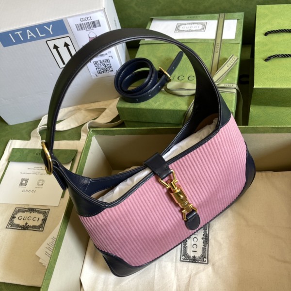  Handbag   Gucci  636706   size  28*19*4.5  cm