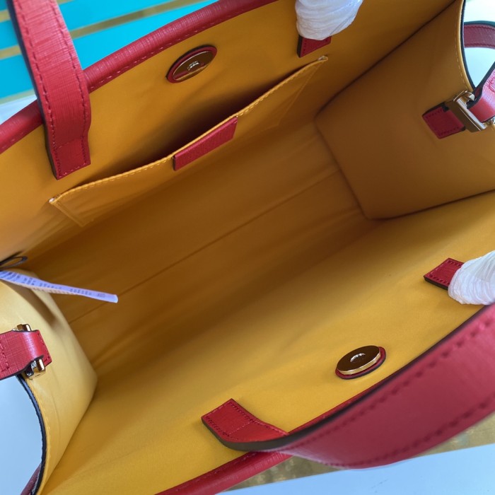 Handbag   Gucci   612992  size  28*25*11  cm 