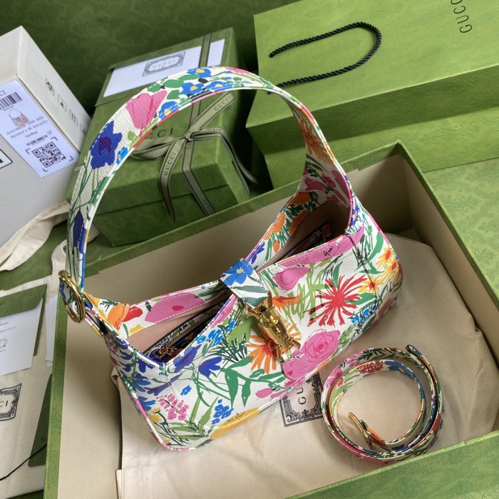  Handbag   Gucci  636709   size  28*19*4.5  cm 