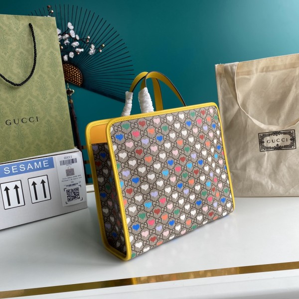  Handbag   Gucci  605614  size  28*25*11  cm