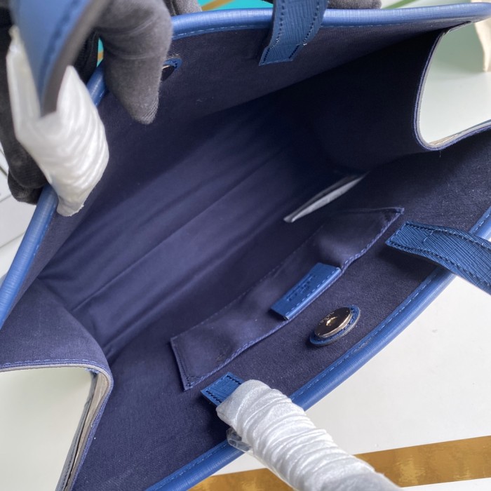 Handbag   Gucci   605614   size  28*25*11  cm