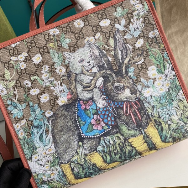  Handbag   Gucci   612992  size  28*25*11  cm