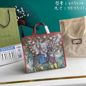  Handbag   Gucci   605614  size  28*25*11  cm