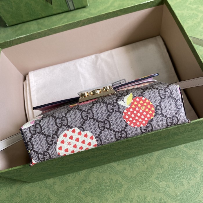  Handbag  Gucci  652683   size  18*10*5  cm