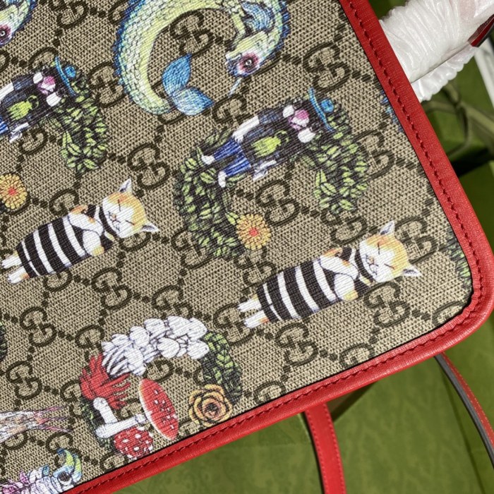  Handbag   Gucci  612992  size  28*25*11  cm  