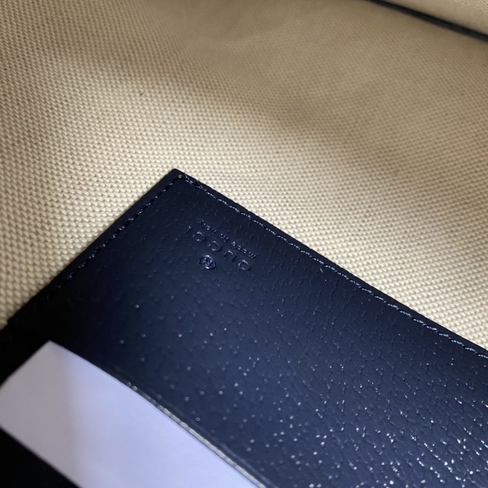 Handbag   Gucci  657581   size  30*25*1.5  cm