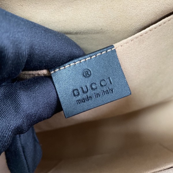  Handbag   Gucci    547551   size   24*20*10  cm 