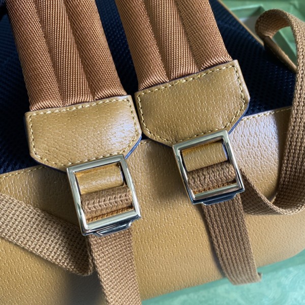 Handbag    Gucci  647816   size  22*29*15 cm  