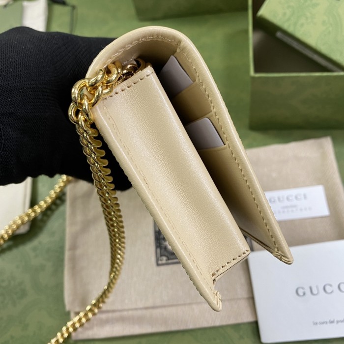  Handbag    Gucci   621892  size  19× 10x 4 cm