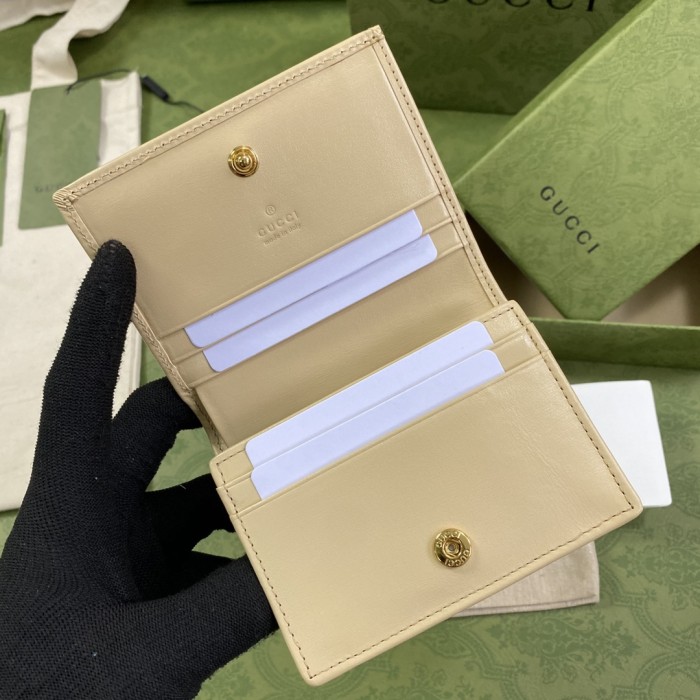  Handbag   Gucci   621887  size  11× 8.5x 3  cm