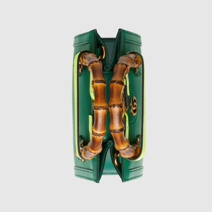  Handbag   Gucci  655661  size  20*16*10 cm