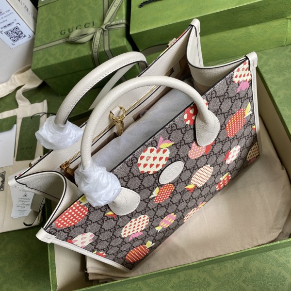  Handbag   Gucci  659983  size  31*26*14  cm