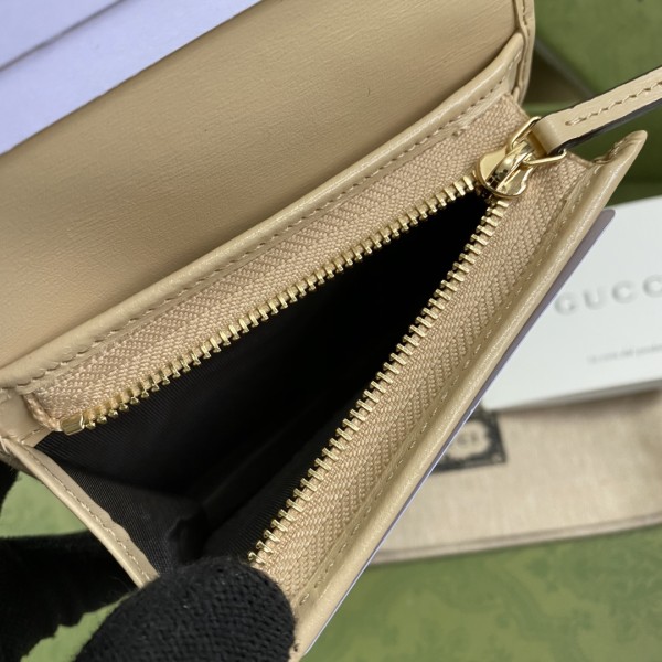  Handbag   Gucci   621887  size  11× 8.5x 3  cm