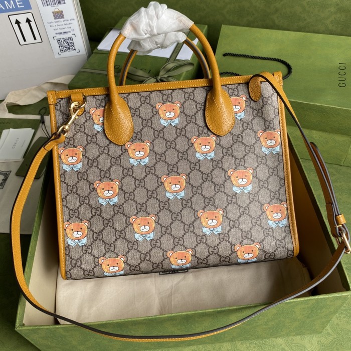  Handbag   Gucci  660531  size  31*26.5*14  cm