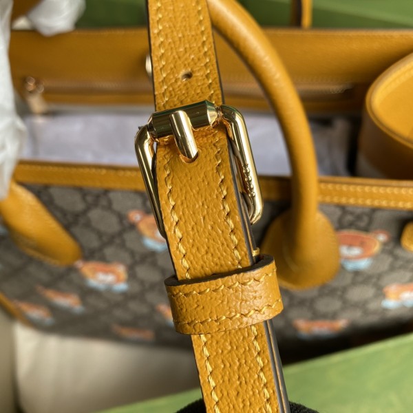  Handbag   Gucci  660531  size  31*26.5*14  cm