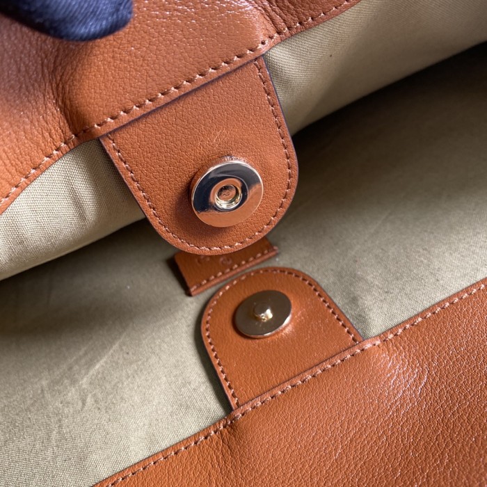 Handbag     Gucci   537219   size   45*35*6   cm