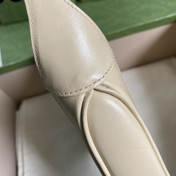  Handbag    Gucci   637091  size  19*13*3  cm 