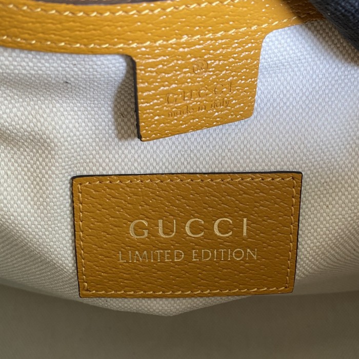  Handbag   Gucci  660531  size  31*26.5*14  cm