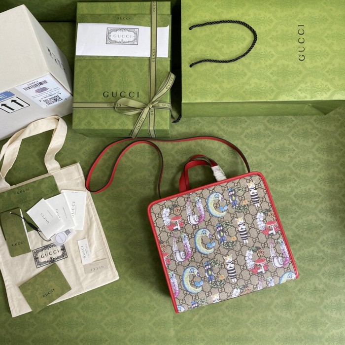  Handbag   Gucci  612992  size  28*25*11  cm  