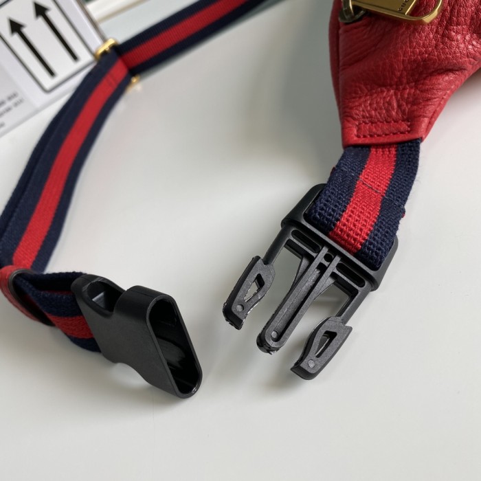  Handbag    Gucci    527792  size   22*13*6  cm