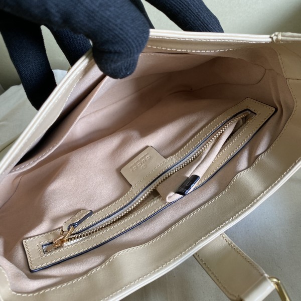  Handbag  Gucci  636709  size 28*19*4.5  cm