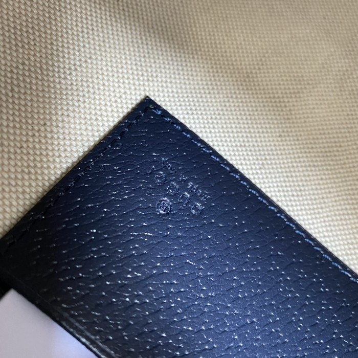  Handbag    Gucci  657581   size  30*25*1.5  cm 