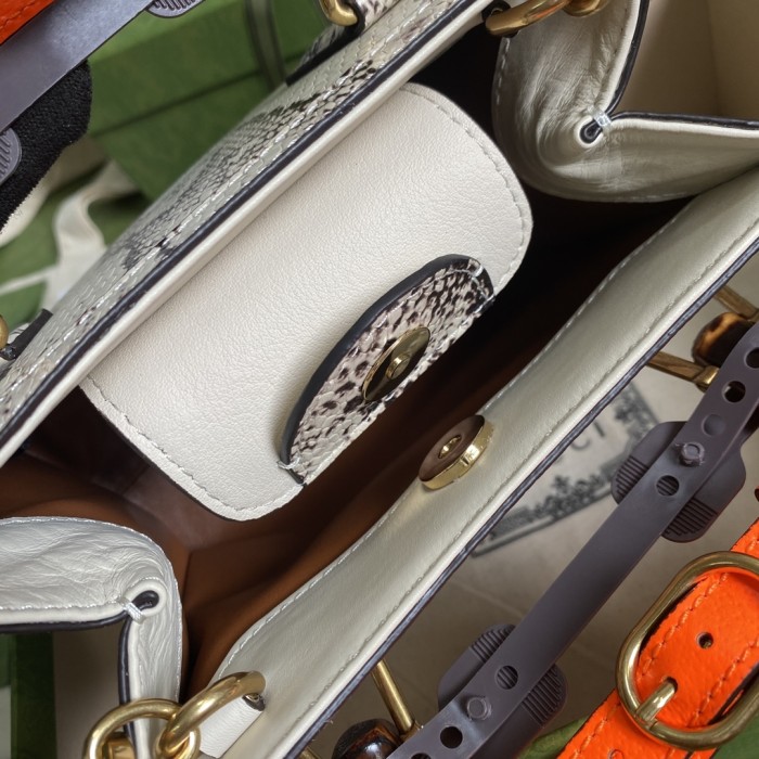 Handbag   Gucci  655661  size  20*16*10  cm