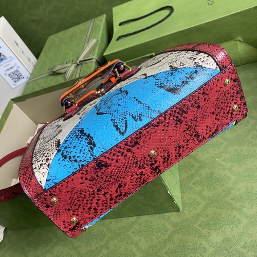  Handbag    Gucci   size  27*24*11  cm