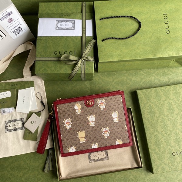  Handbag   Gucci   647804  