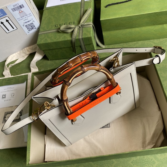 Handbag    Gucci  660195  size  27*24*11  cm