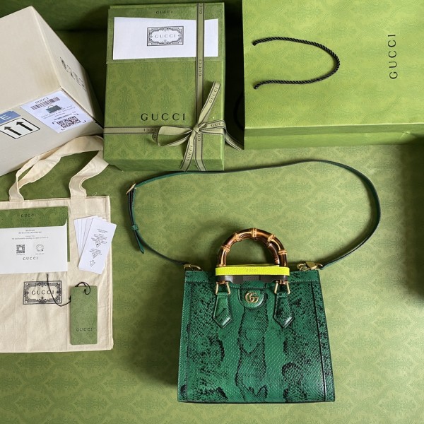  Handbag   Gucci  660195  size  27*24*11 cm