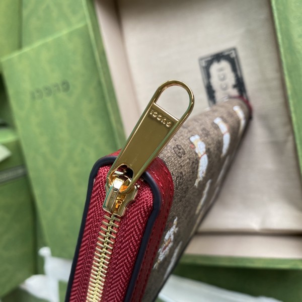 Handbag    Gucci   647787  size  19*10.5*2  cm