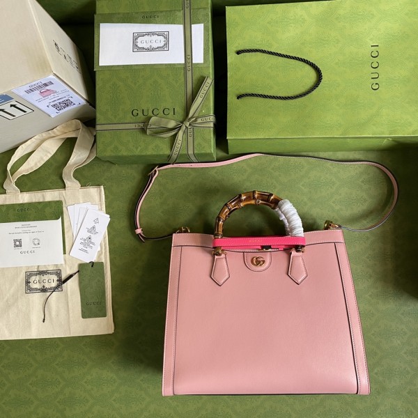  Handbag   Gucci  655658  size  35*30*14  cm