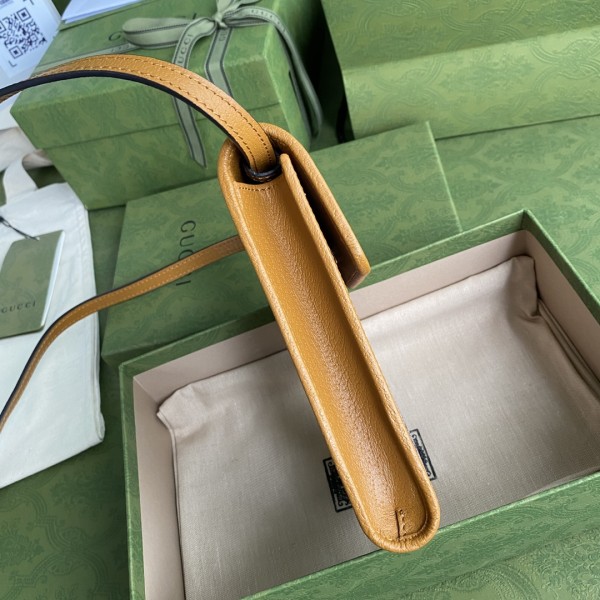  Handbag   Gucci  660161  size  11.5*18*3.5  cm