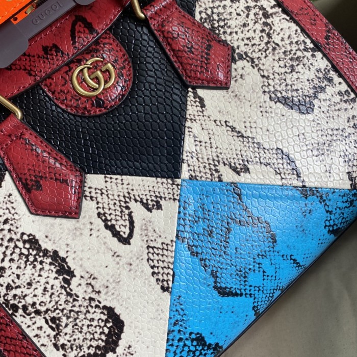  Handbag    Gucci   size  27*24*11  cm