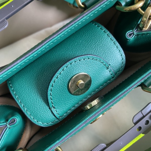 Handbag   Gucci   655661   size   20*16*10  cm