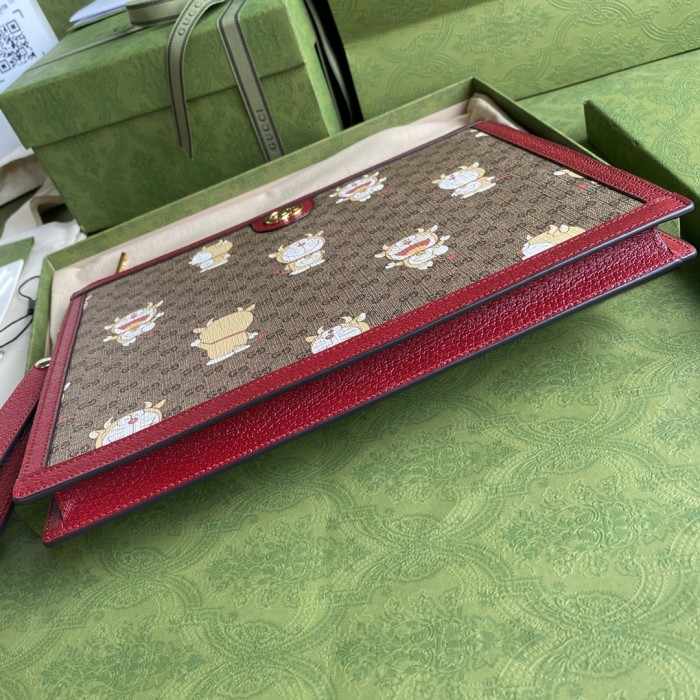  Handbag   Gucci   647804  size  30.5*21*1.5  cm 