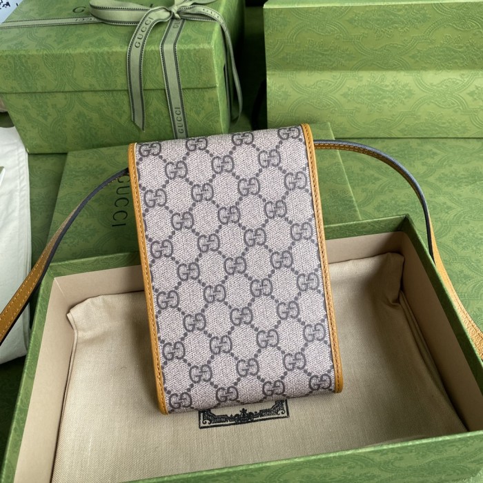  Handbag   Gucci  660161  size  11.5*18*3.5  cm