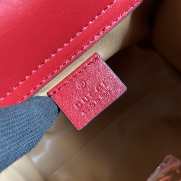  Handbag   Gucci  655661   size  20*16*10  cm